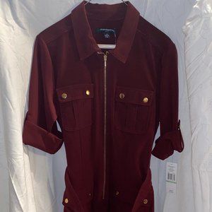 Half sleeve burgundy dress with gold accents